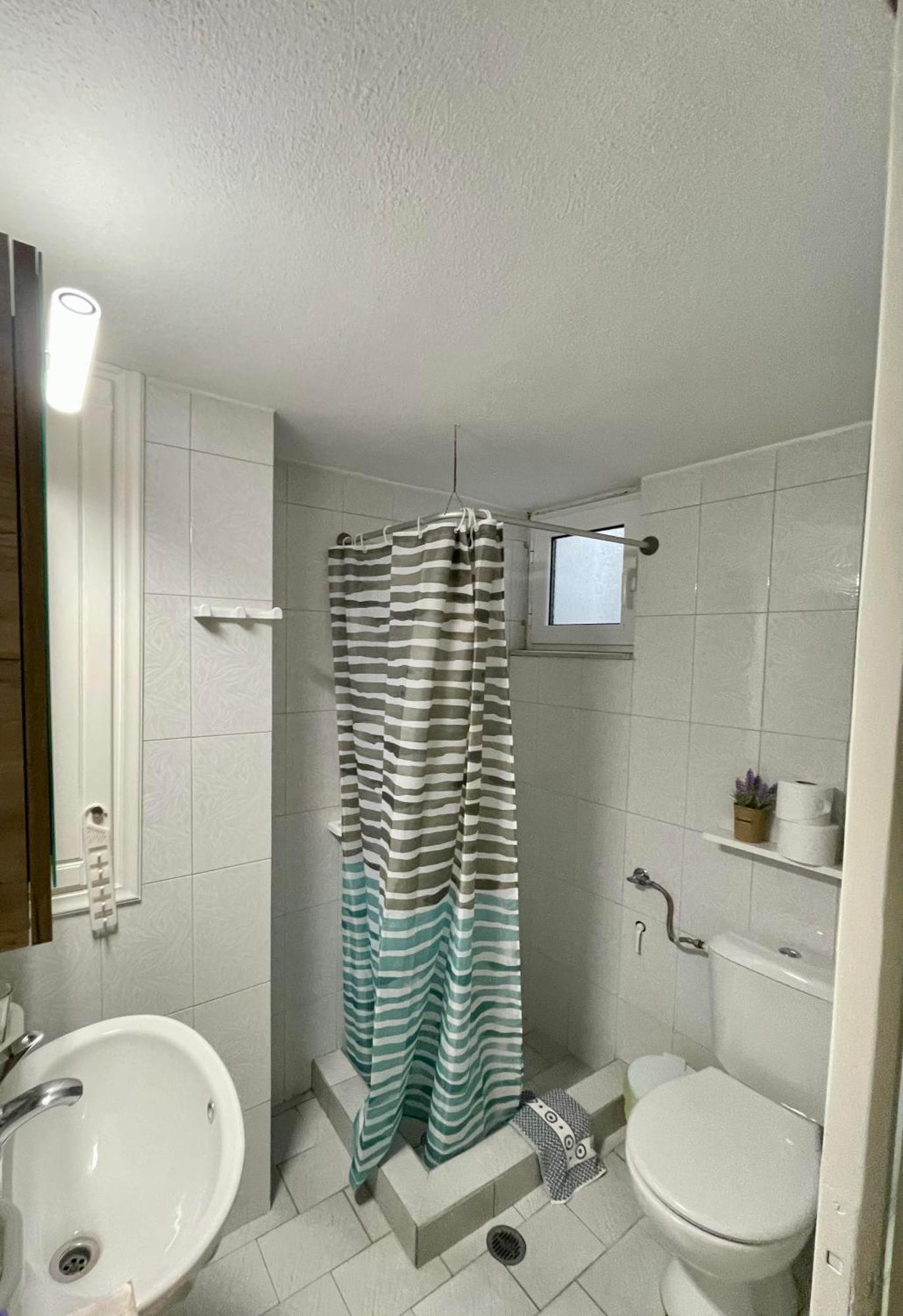 Dina'S Apartment Воница Екстериор снимка